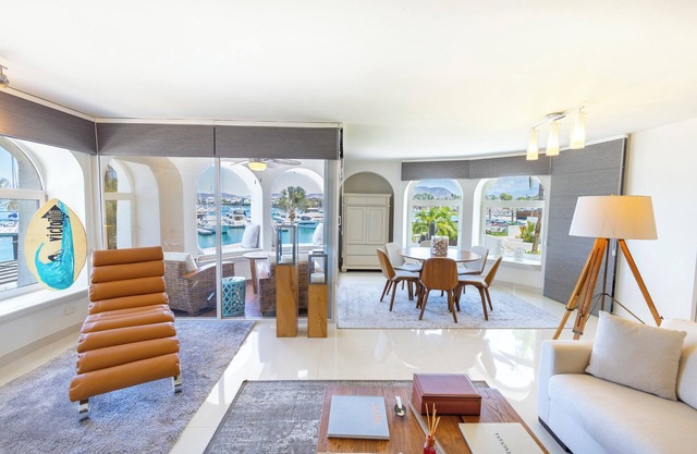 Sea Side Luxury Apartment