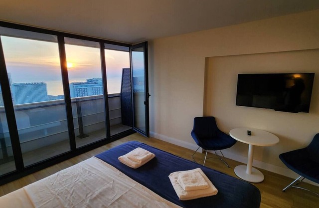 Sea view, 38 floornn