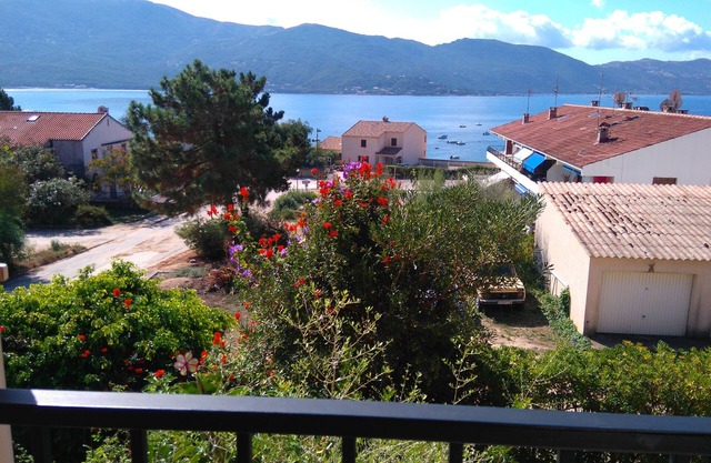 Sea view apartment in Tiuccia