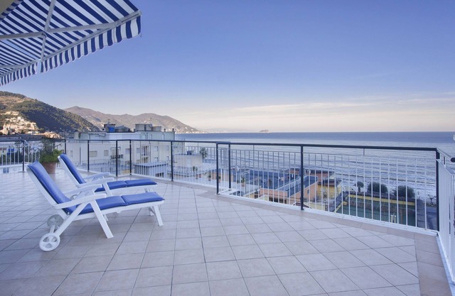 Sea view studio