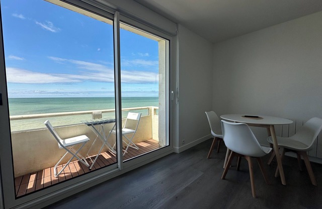 Sea view with balcony