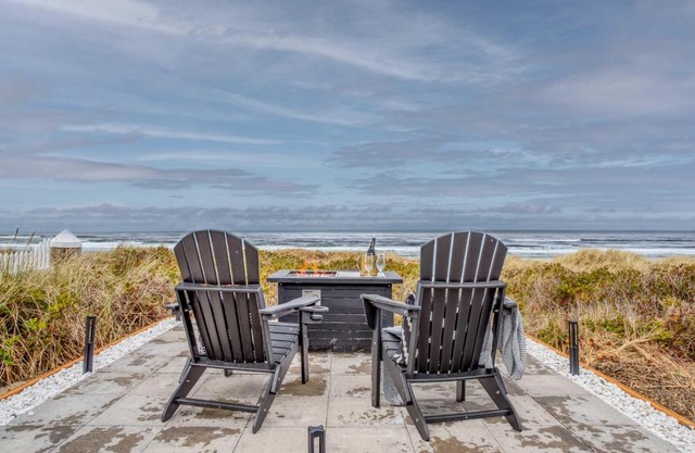 Seabatical on The Strand - Meredith Lodging