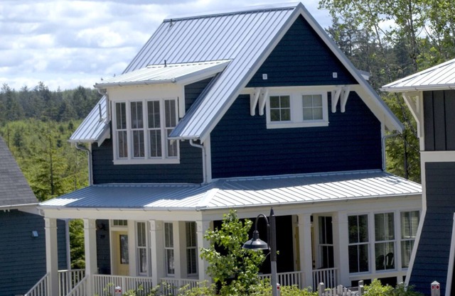 Seabrook's Ampersand, a comfortable and cozy home, enjoy the private hot tub!