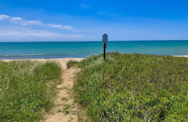 Seaclusion! Walk to the beach! Ocean views!