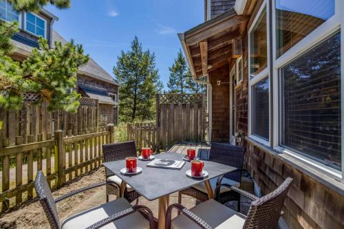 SeaEscape - Meredith Lodging