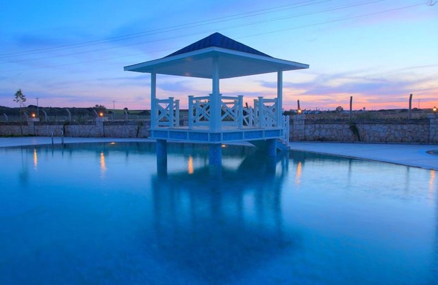 Seahorse Deluxe Hotel