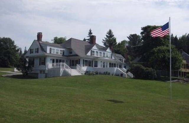 Sealight Estate with Stunning View of Acadia Mountains!