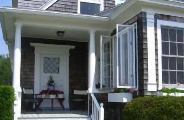 Seascape Cottage- Presenting Ocean Views, Resort amenities, Sleeps 10