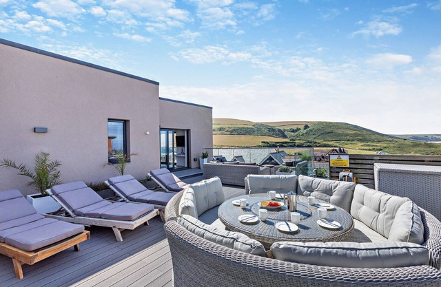 Seashore -W18 - Three Bedroom Apartment, Sleeps 6