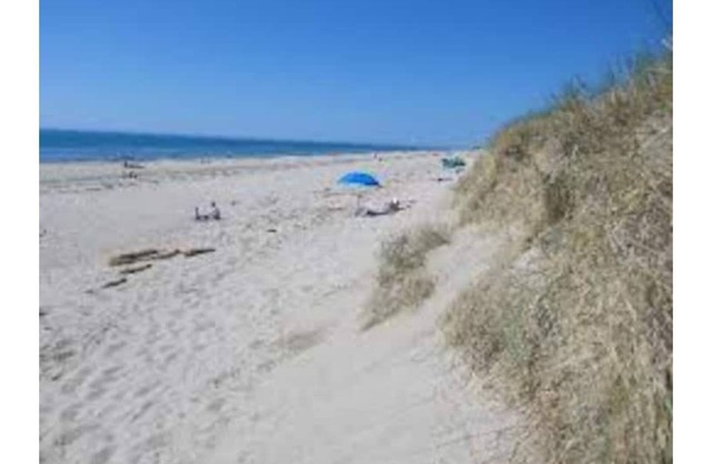 Seaside apartment 80 m, well located, quiet and bright Free wifi parking