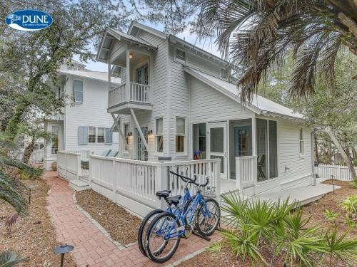 Seaside Cottage "SEA SHACK" Adorable Tupelo Street, Sleeps 4 home