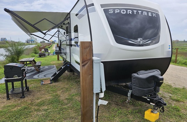 Seaside Family Escape – SportTrek Pull - Sleeps 6