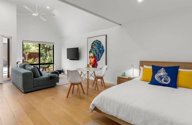 Seaside Hideaway - Point Lonsdale