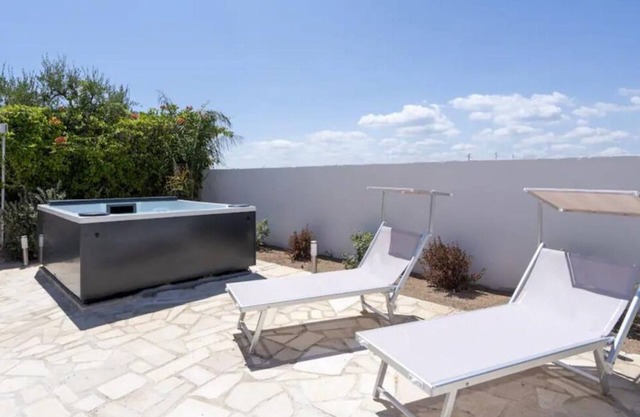 [Seaside House] Exclusive Villa with Jacuzzi - Ostuni - 200 meters from the sea