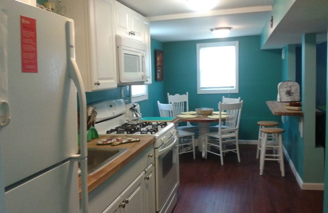 Seaside Park Borough - Apartment Pet friendly steps to beach Ground Level.