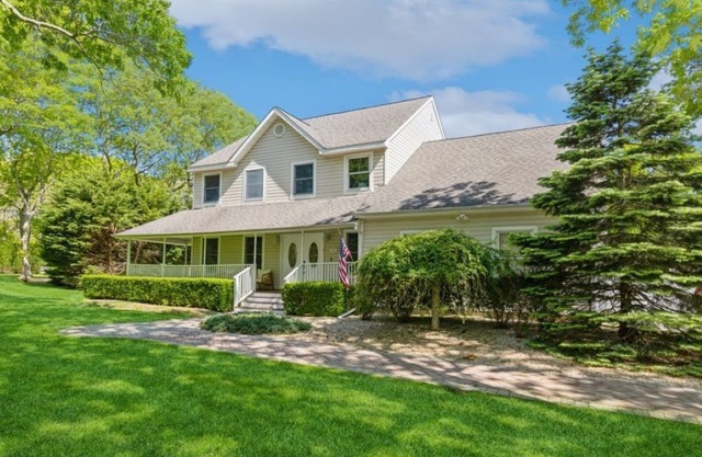 Seaside Serenity with Huge Backyard & Pool. Dog-Friendly!n