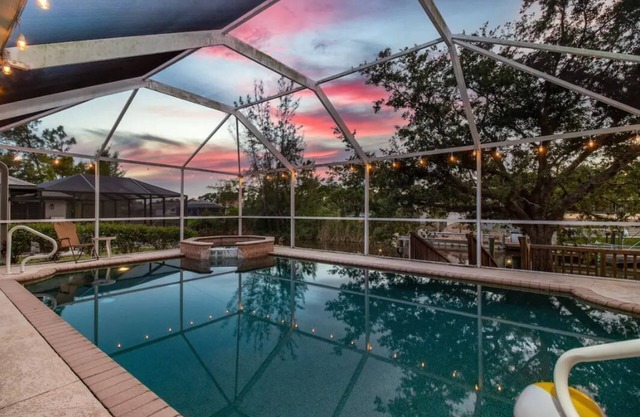 Seaside Villa with Heated Pool & Jacuzzi Sleeps 8