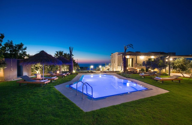 Seaview Villa with Private Heated Seaview Pool & Hammam 800m from beach & shops