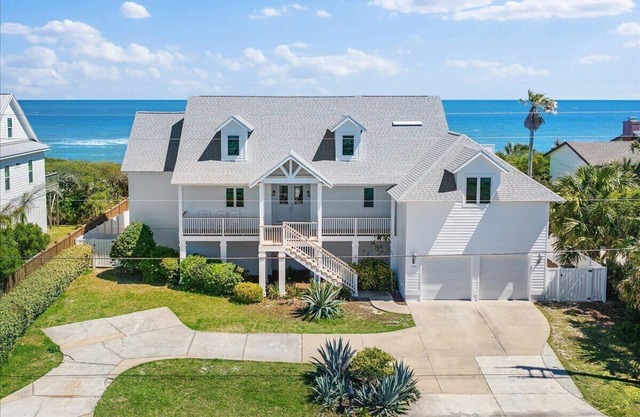 Seaview | Wren Beach Rentals by Portoro