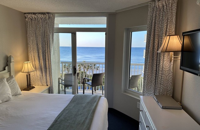 Seawatch Resort, Oceanfront 2 BR Condo with Large Balcony
