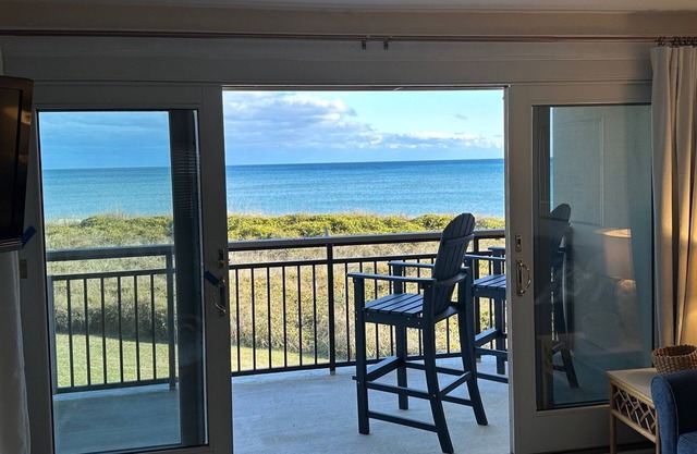 Seaworthy-Oceanfront 3 Br/3 Ba, Beachwalk Villa Panoramic oceanview, elevator