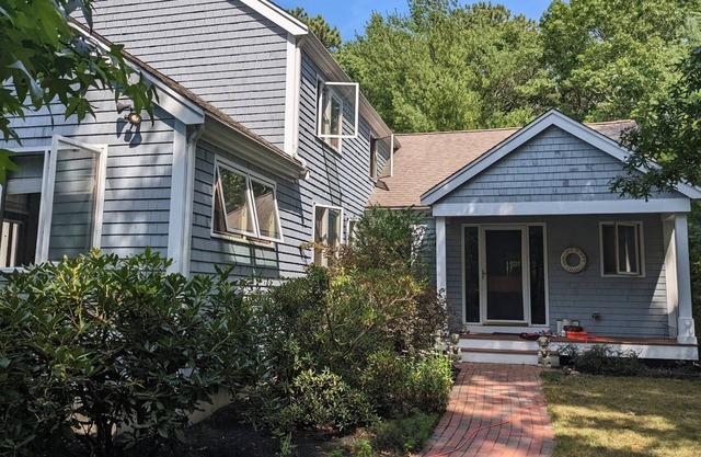 Secluded 5-BR house w/beach & tennis/pickelball access