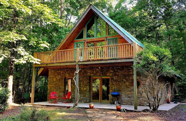 Secluded, amazing artesian home in beautiful Coppingers Cove - outdoor paradise