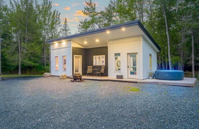 Secluded Bungalow Near Acadia & Bar Harbor - Private- Pet Friendly- Heated Pool- Huge Yard