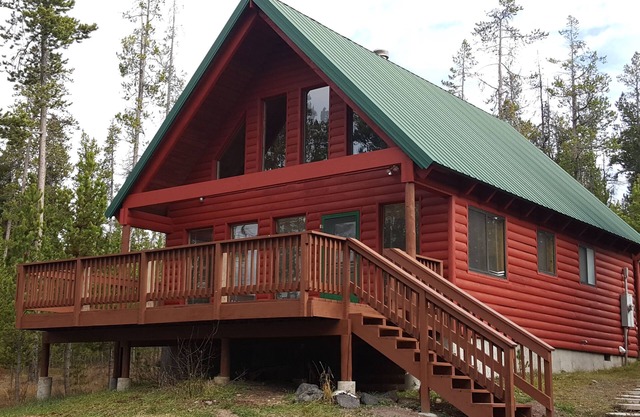 Secluded cabin get away! Rest/Relax, fish, boat, hike, bike, ATV, Yellowstone.