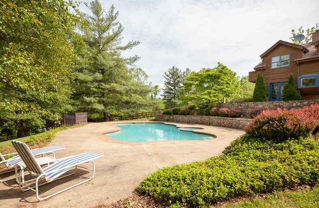 Secluded Country Home Retreat w/Pool on 10 Acres-Pet Friendly!