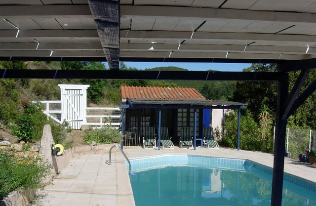 Secluded country villa for 4 with pool and fantastic views