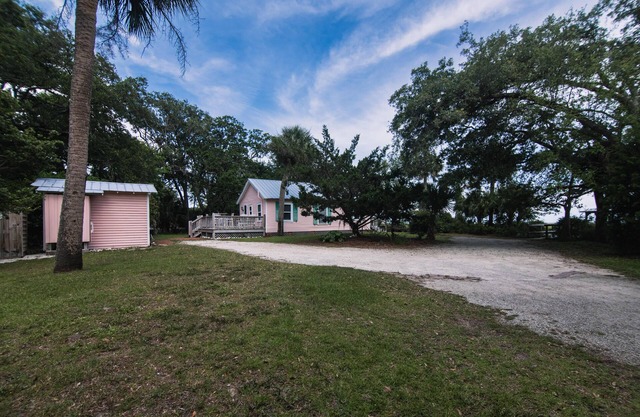 Secluded Hideaway w/Private Deep Water Dock; Sunrise Views; Kayaker's Paradise
