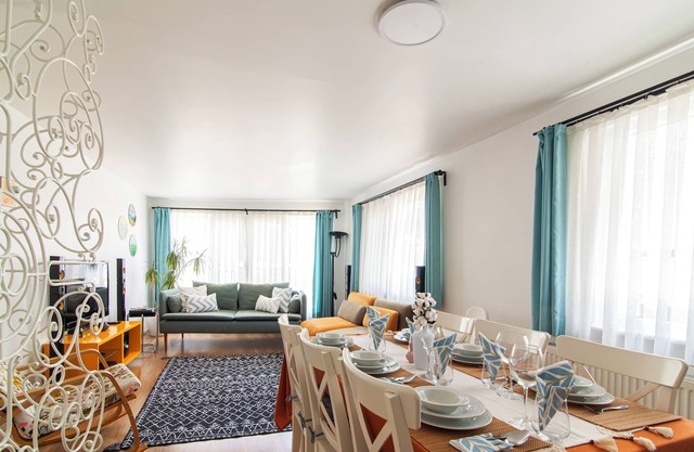 Secluded house | Near Bosphorus | Besiktas | 2 AC | Fast WiFi | Baby Crip | 3BR