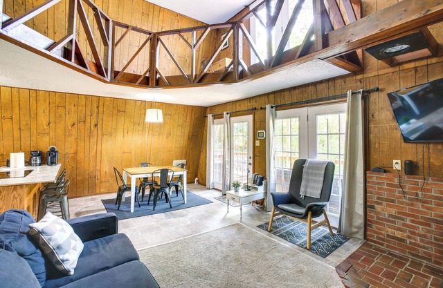 Secluded Jamestown Cabin w/Fire Pit!