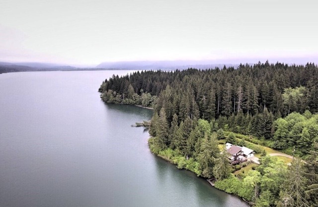 Secluded Lakefront Retreat on 7 acres on Lake Quinault