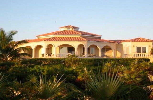 Secluded Private Pink-Sand Beach-Front Grand 3-Home Mediterranean Estate w/Pool