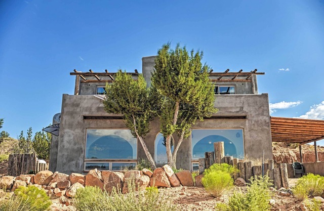 Secluded San Ysidro House w/Desert Views!