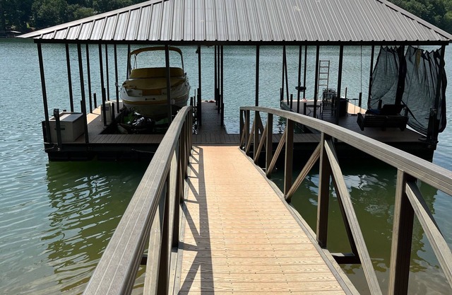 Secluded Seneca/Clemson Lake Hartwell Waterfront, 3 miles to CU