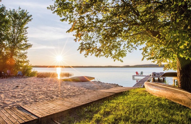 Secluded Waterfrnt Beach on Upper Herring ~ AC ~ All Sports ~ Stunning Sunsets!