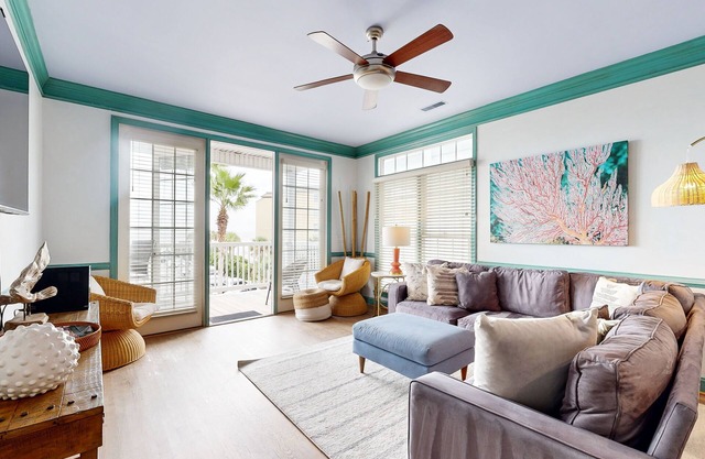 Second-level abode w/ocean views, private balcony, shared pool