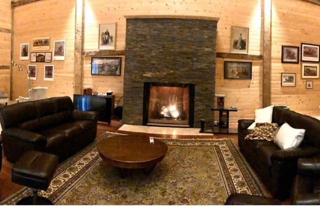 - Secret Luxury Barn