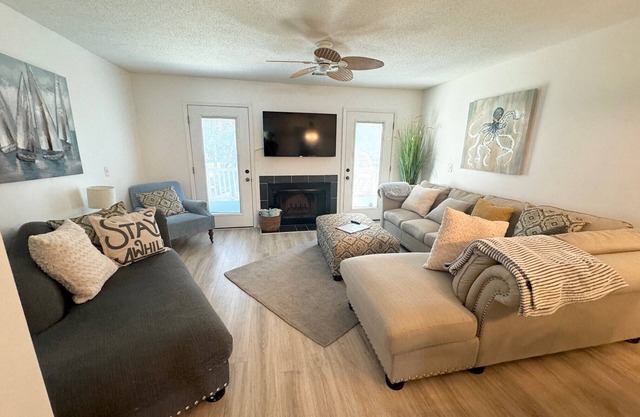 Selah - Relaxing 2 bed/1.5 bath St Simons townhome