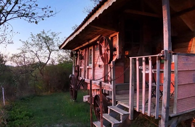 Self-catering gypsy caravan 2 persons