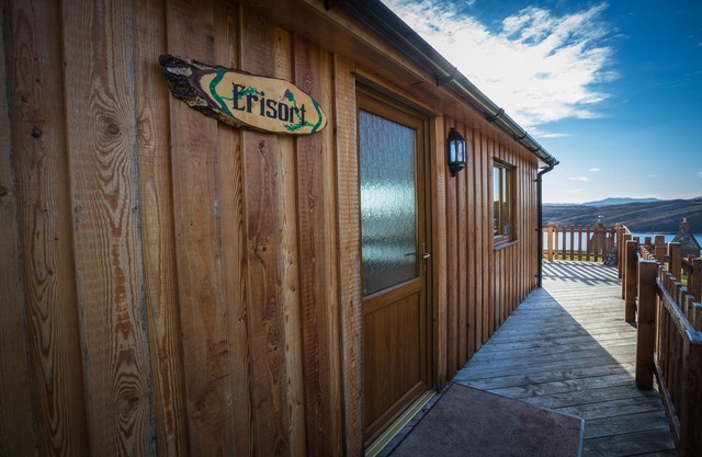 Self catering holiday chalet Erisort