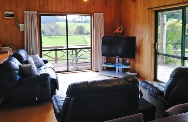 Self Contained House @ White Star Station Colville