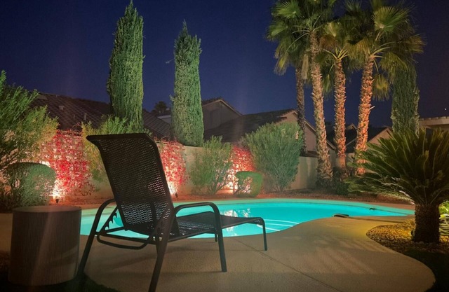 SEMA ready, GUARD GATED ESTATE HOUSE Summerlin area 5-Bdrm/Private Baths, Pool,