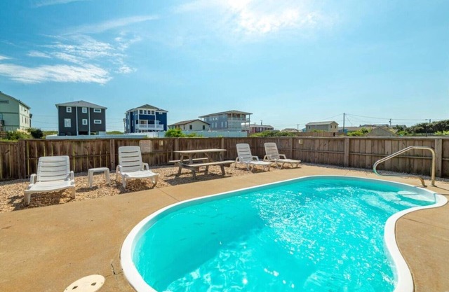 Semi-Oceanfront, Ocean Views! 225ft to Beach! -Pool, Hot Tub,Pool Table,Dogs OK!