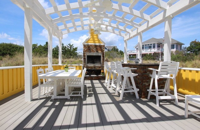 Semi-Oceanfront, Private Pool, Community Amenities, Screened Porch, BU18, Mellow Yellow