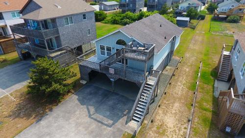 Semi-Oceanfront, Close to Beach Access, KD240, The Ocean Winds