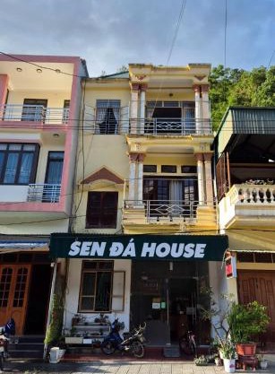 Sen Đá House